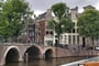 Holandsko - Amsterodam - krása štítových kupeckých domů podle grachtů