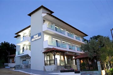 Pefkari - Hotel Akti ***+