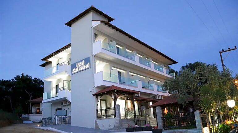 Hotel Akti: fotografie vybavení exteriérů a interiérů ubytování.
