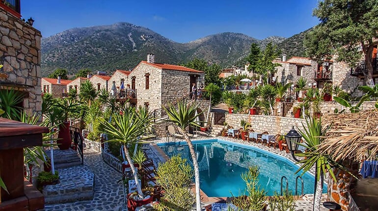 Aparthotel Stone Village: fotografie vybavení exteriérů a interiérů ubytování.