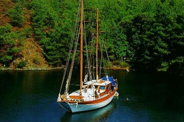 plavba plachetnicí s posádkou - Turecká riviéra - Fethiye / Kekova - FB 4