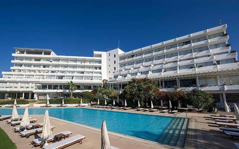 Hotel Grecian Sands: fotografie vybavení exteriérů a interiérů ubytování.