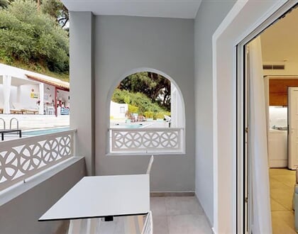 Theros-Stylish-Suites-2