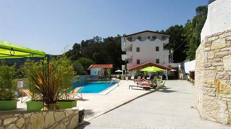 Studia Maris: fotografie vybavení exteriérů a interiérů ubytování.