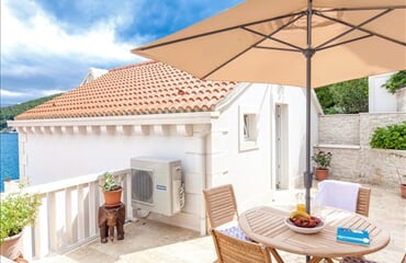 Pučišča - Puteus vila ****