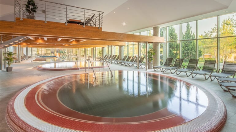 014 pools int.new