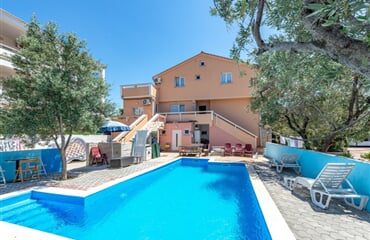Novalja - Klaudia apartmány ***