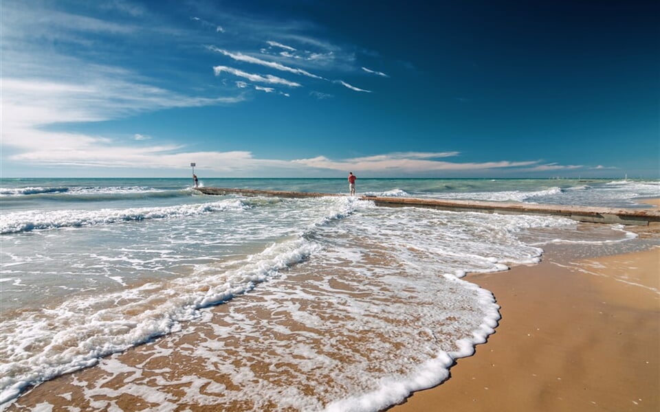 IT_lido_di_Jesolo_plaz_more_vlny