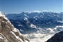 Švýcarsko - Pilatus, vlevo ze strany uťatý vrchol Titlis (3243 m), v zimě bývá viditelnost z vrcholu výborná