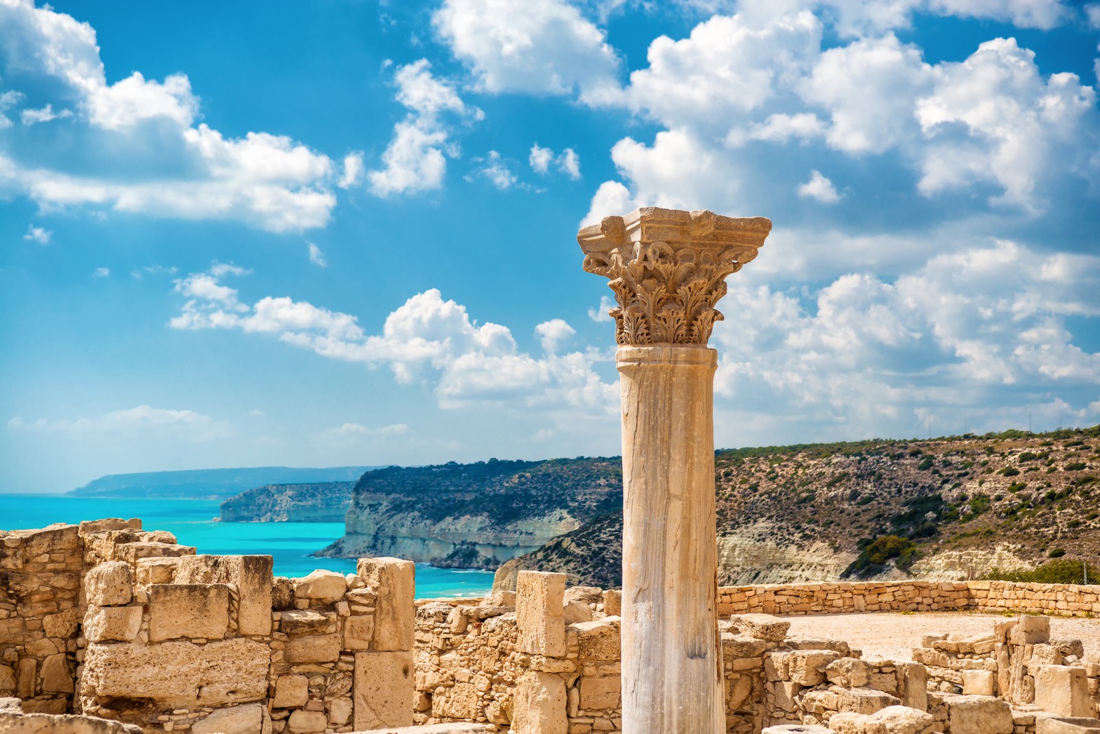 Kypr - Kourion shutterstock