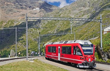 St. Moritz - Krásy Švýcarska: vlakem mezi velikány