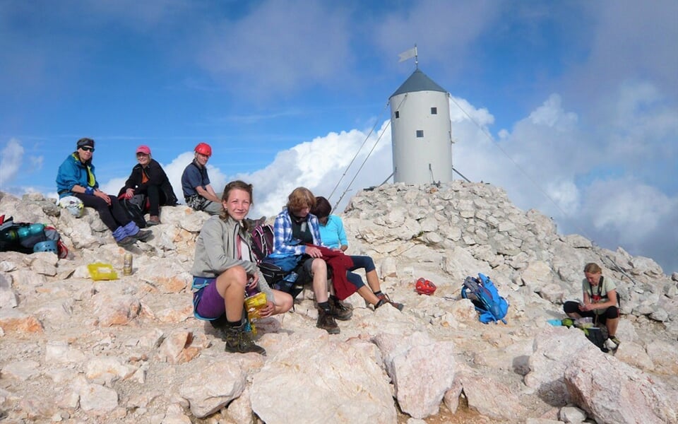 75. Společné foto na vrcholu Triglav (2864 m)