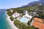 hotel Neptun a depandance Maslinik (vpravo od hotelu)