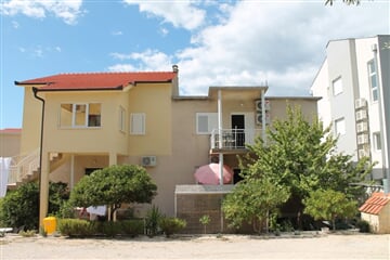 Baška Voda - Juroš vila ***