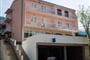 Vila Nikola, studia jsou v levé čáasti domu včetně bočních studií