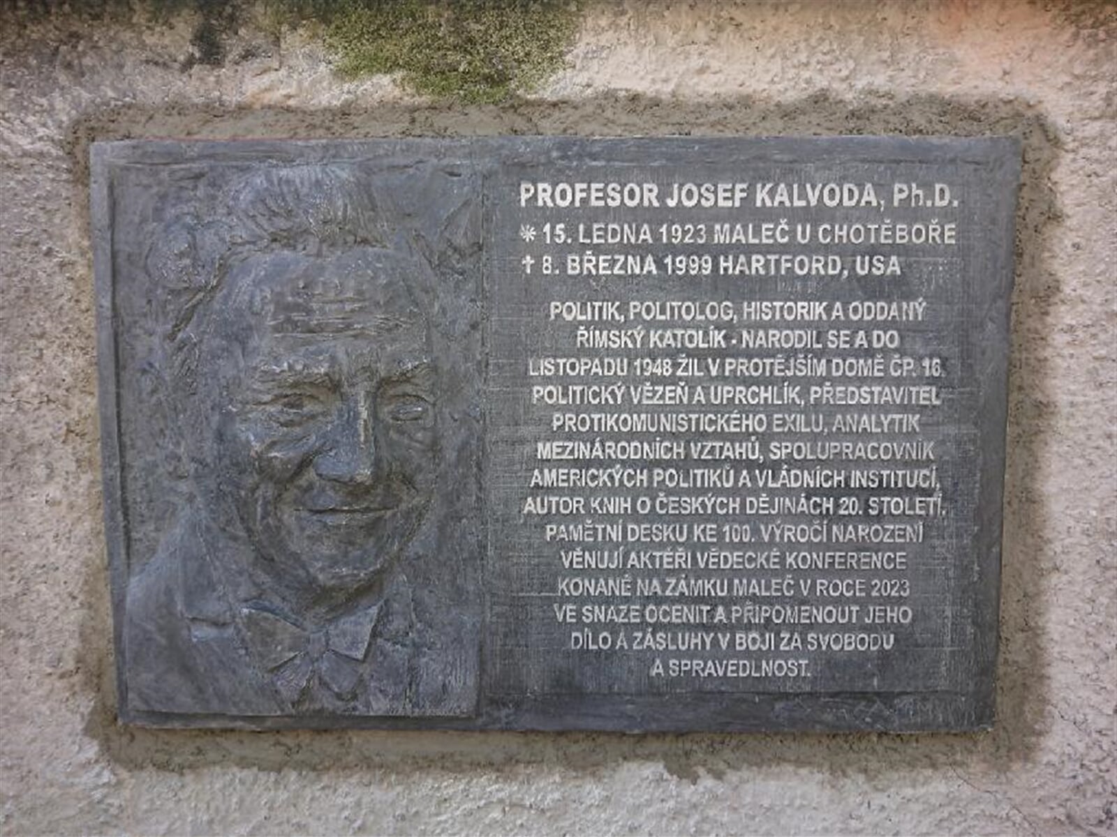 Radomír Dvořák: Pamětní deska Josefa Kalvody, 47 × 70 cm