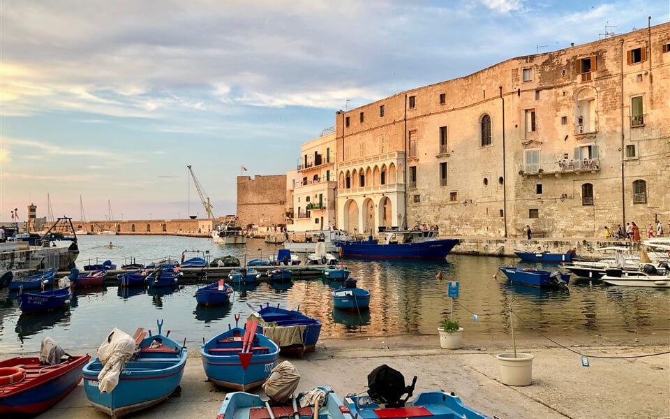 monopoli luca dimola bIUIhzGo8 U unsplash