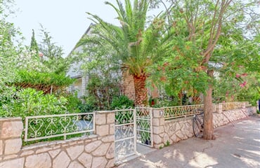 Novalja - Ivan apartmány ***