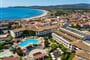 Letecký pohled na hotel, Siniscola, Sardinie