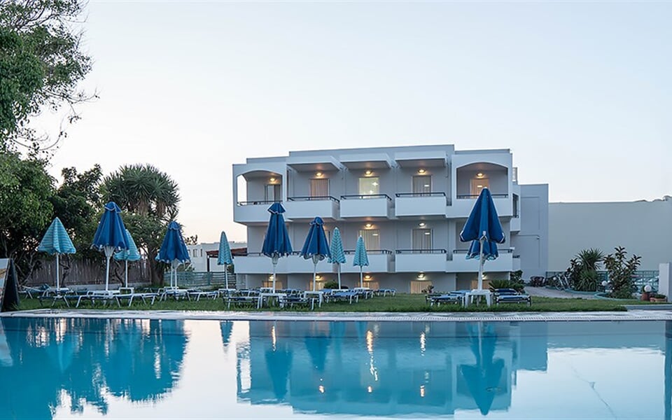 Aparthotel Pinelopi: fotografie vybavení exteriérů a interiérů ubytování.