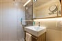 Histrion-doubleroom-bathroom-1