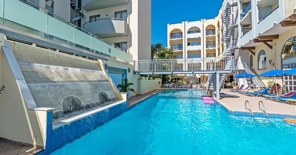 lefkoniko-Beach-Hotel-2