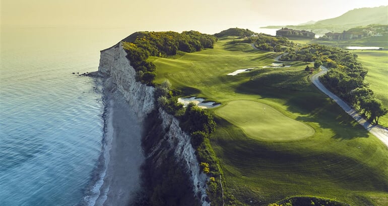 golf thracian cliffs