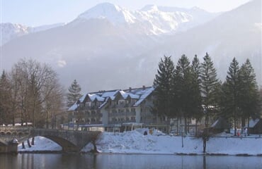 Bohinj - Ribčev Laz - Hotel Jezero, 2 x nocleh + 2 x skipas Vogel