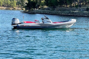 Motorová loď Lomac 750 - Adrenalina