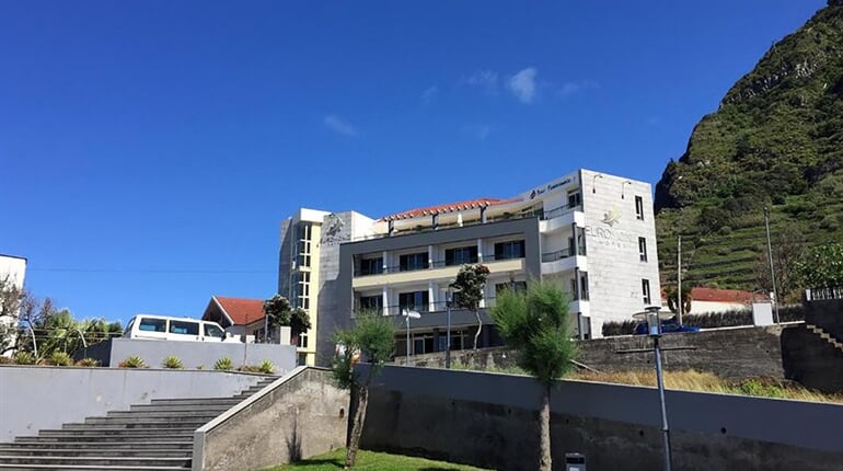 Hotel Euro Moniz: fotografie vybavení exteriérů a interiérů ubytování.