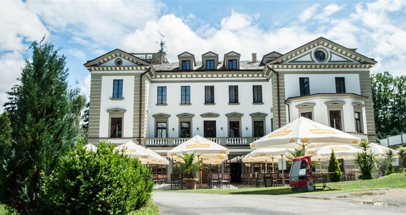 golf konopiste restaurace