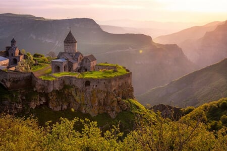 Okruh Arménií + JEZERO SEVAN + OCHUTNÁVKA KOŇAKU ARARAT A VÍNA (letecky z Prahy)