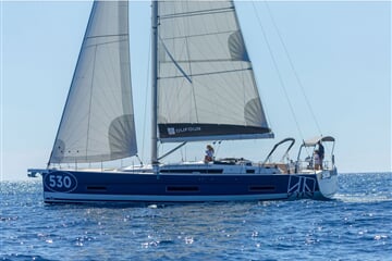 Plachetnice Dufour 530 - Ionian Blue