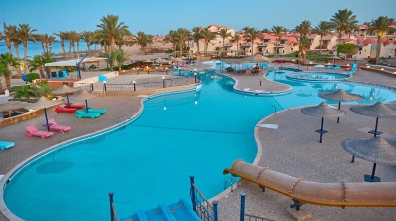 Hotel Protels Crystal Beach Resort: fotografie vybavení exteriérů a interiérů ubytování.