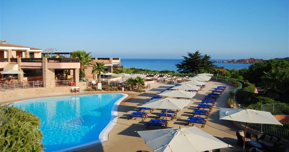 Bazén, Isola Rossa, Sardinie