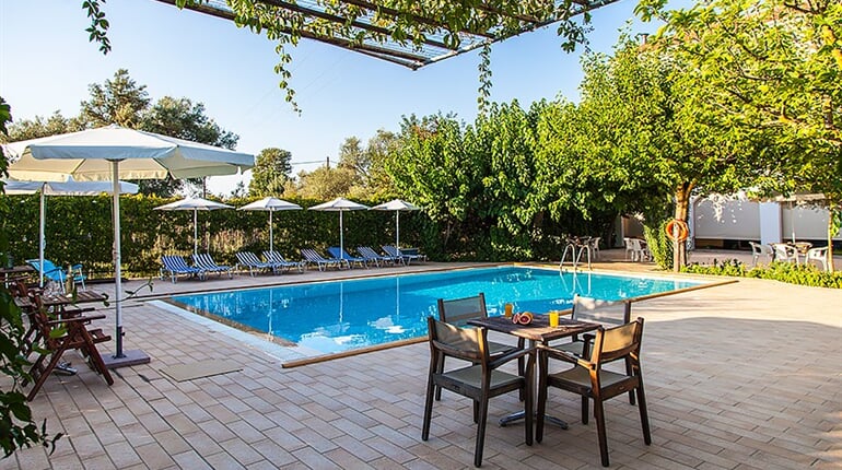 Apartmánový dům Thanasis: fotografie vybavení exteriérů a interiérů ubytování.