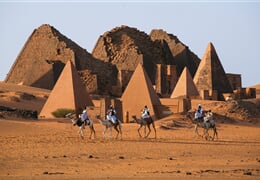 Súdán - plavba po Nilu k 'černým pyramidám'