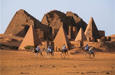 Súdán - plavba po Nilu k 'černým pyramidám'