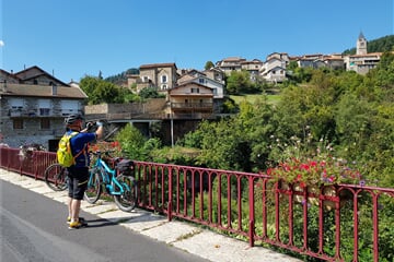 Okolím Rhony a vinicemi Chateauneuf du Pape na kole