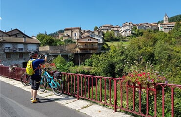 Okolím Rhony a vinicemi Chateauneuf du Pape na kole