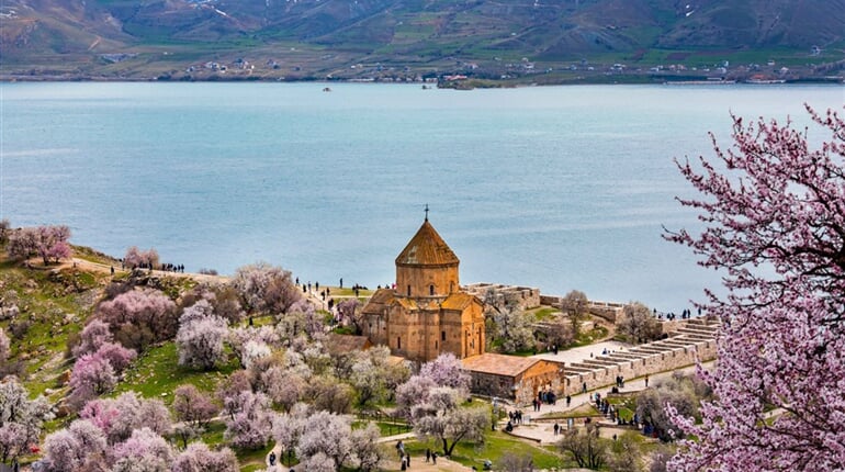 Poznávací zájezdy Turecko - jezero Van