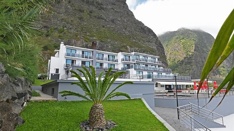 Hotel-Calamar-1