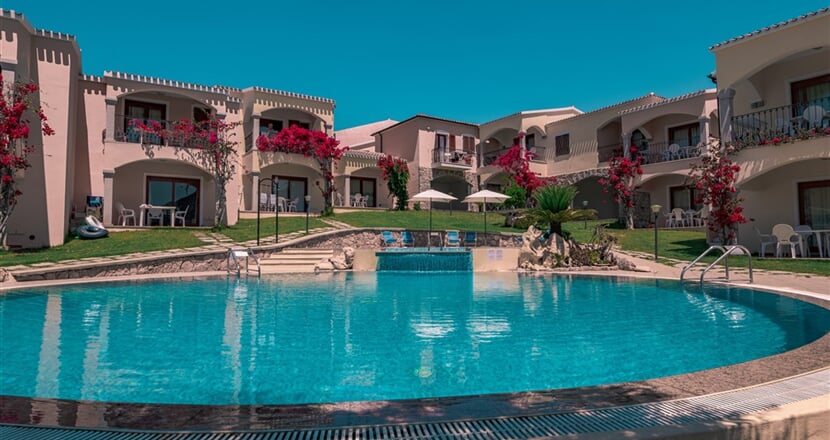 Bazén, Badesi, Sardinie