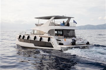 Katamarán Aventura 50 MY - Kamchatka