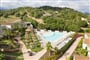 Hotelová zahrada s bazénem, Castiadas, Sardinie