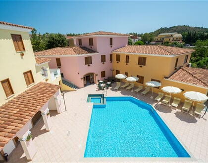 Bazén, Sos Alinos, Sardinie