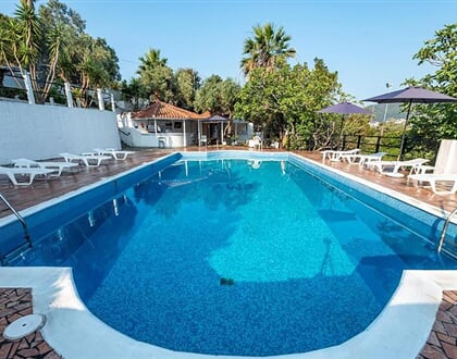 Hotel Anamar Skiathos: fotografie vybavení exteriérů a interiérů ubytování.