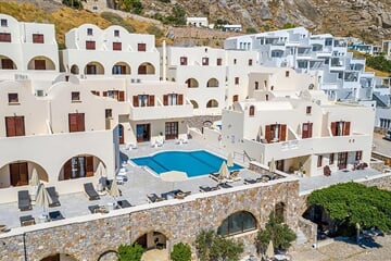 Kamari - Hotel Epavlis