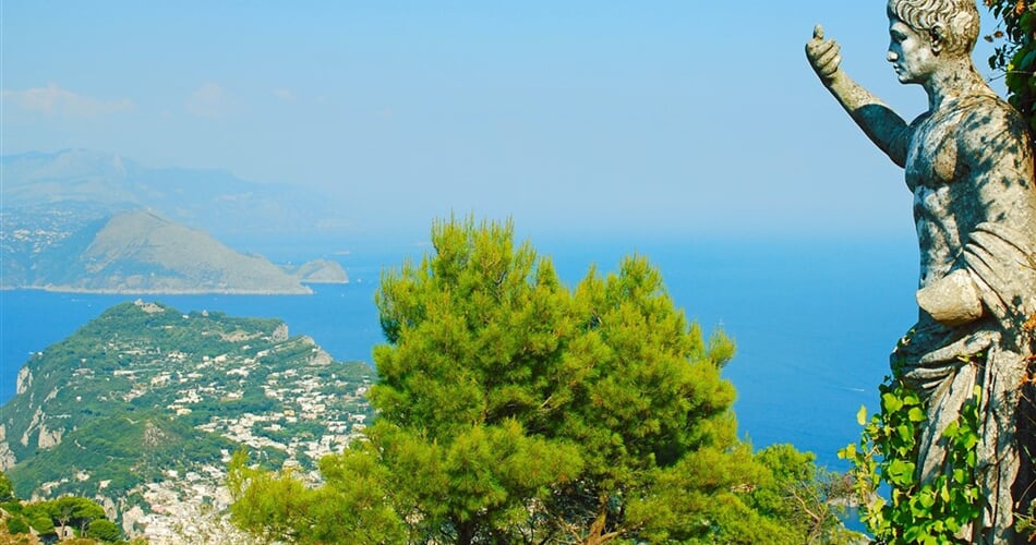 Itálie - Neapolský záliv - ostrov Capri