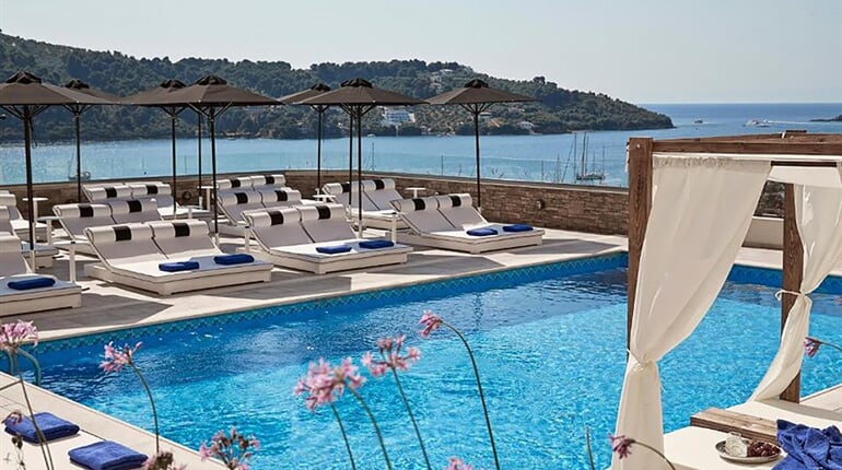 Aparthotel Skiathos Living: fotografie vybavení exteriérů a interiérů ubytování.